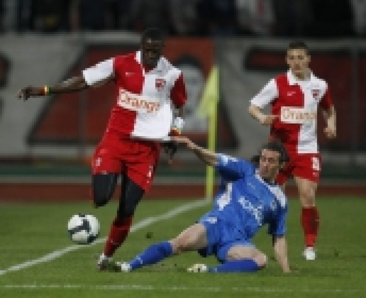 Dinamo - Gaz Metan, în imagini