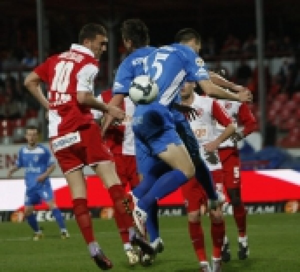 Dinamo - Gaz Metan, în imagini