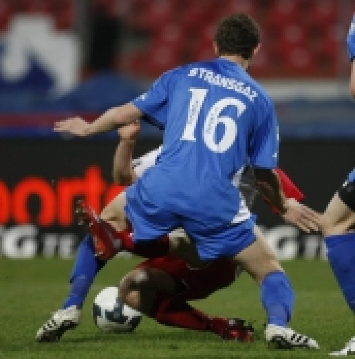 Dinamo - Gaz Metan, în imagini