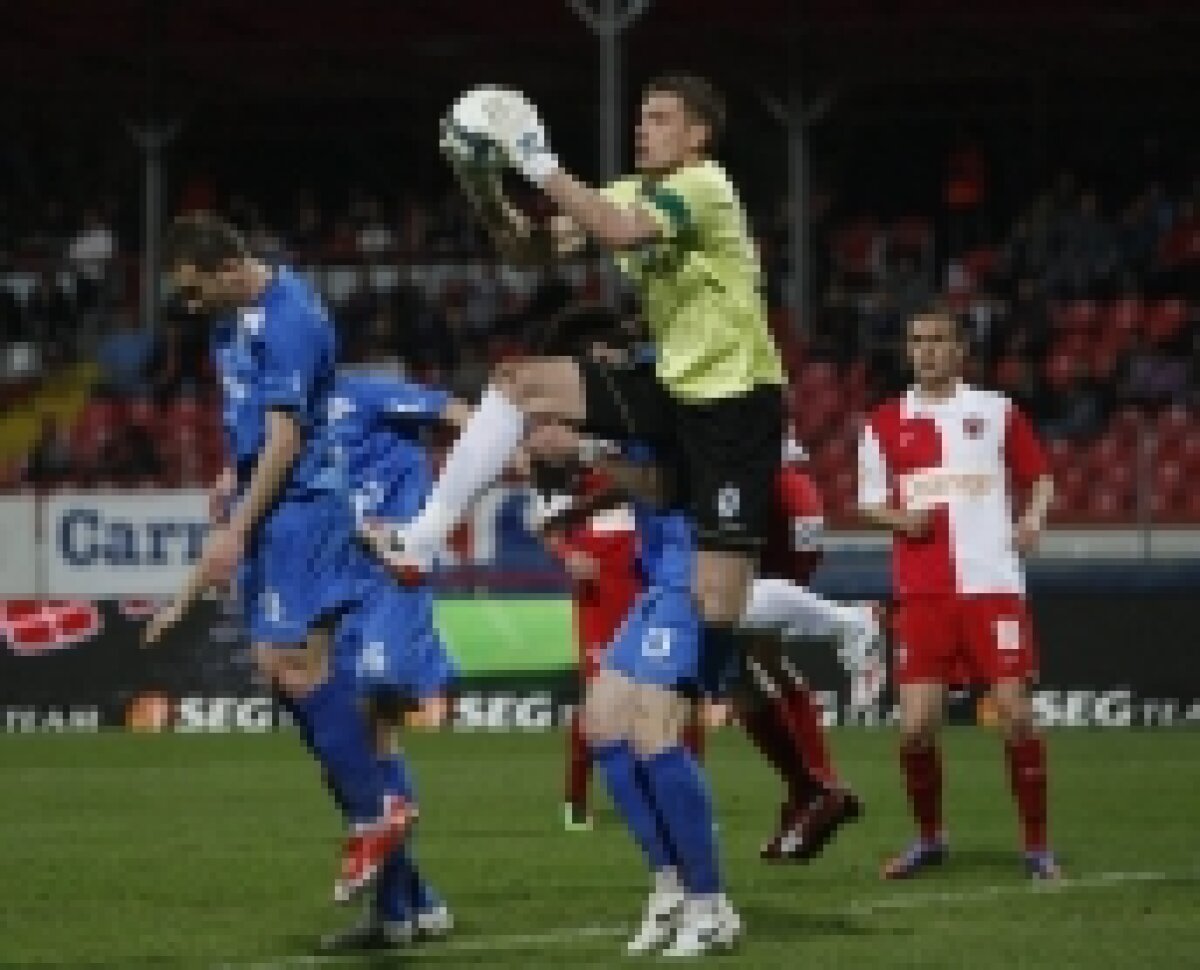 Dinamo - Gaz Metan, în imagini