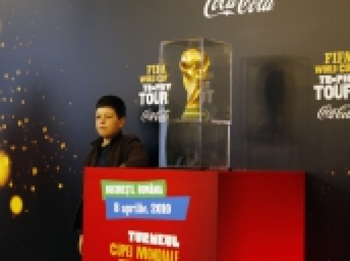 FOTO / Pelerinaj la Cupa Mondială