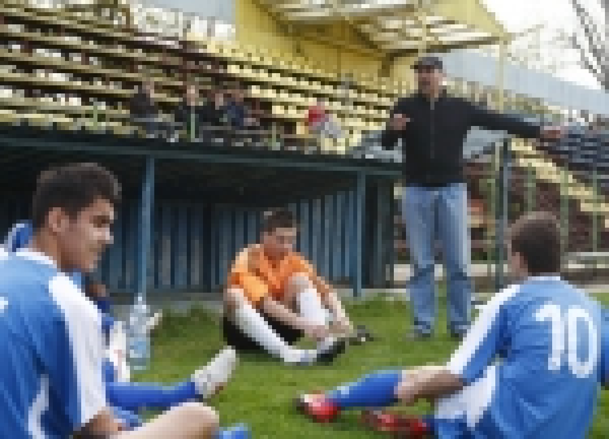 Soarta unui mare fotbalist! » Mihail Majearu trăieşte de pe o zi pe alta