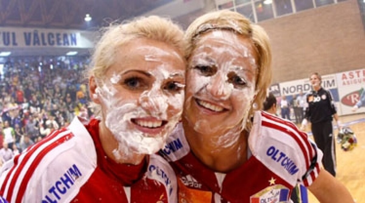 Albă ca Zăpada şi 22 de milioane de pitici » Fetele de la Oltchim merg în finala Ligii Campionilor şi ne fac să ne simţim ca într-un basm