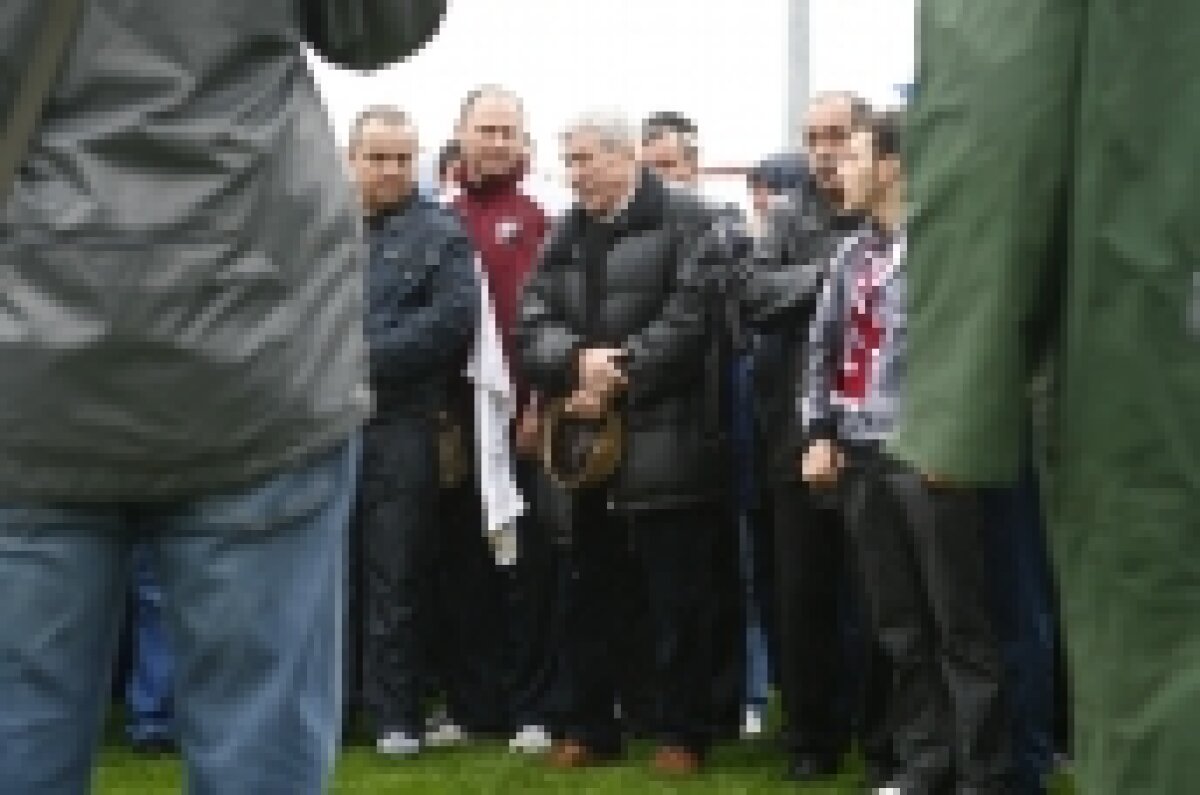 Giuleştiul i-a spus "Adio" lui Sandu Neagu! Vezi poze de la înmormîntare