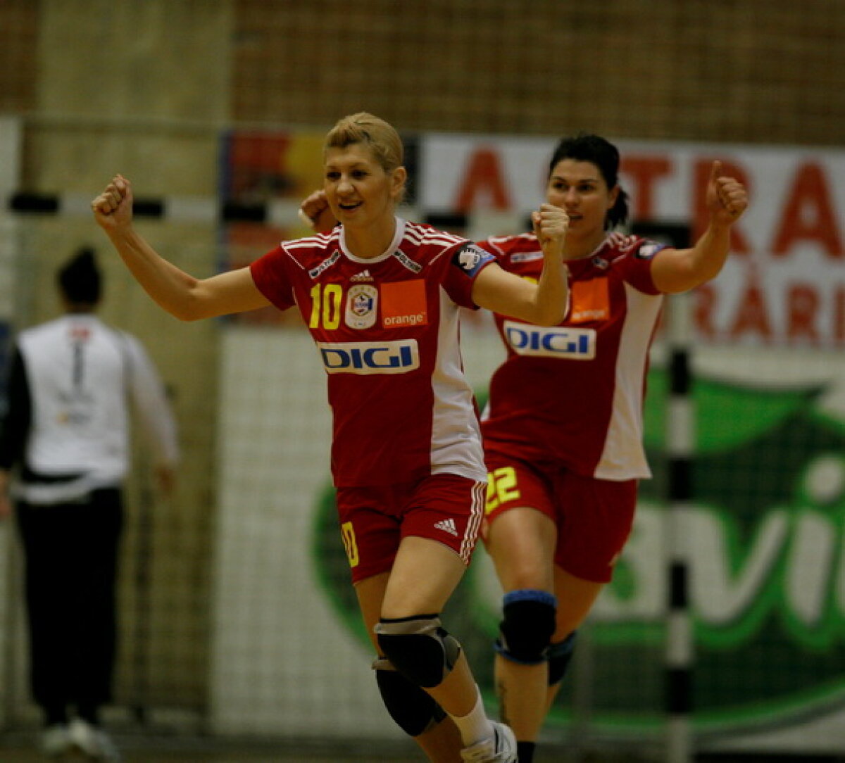 Încă trei meciuri pînă în semifinale pentru Oltchim!