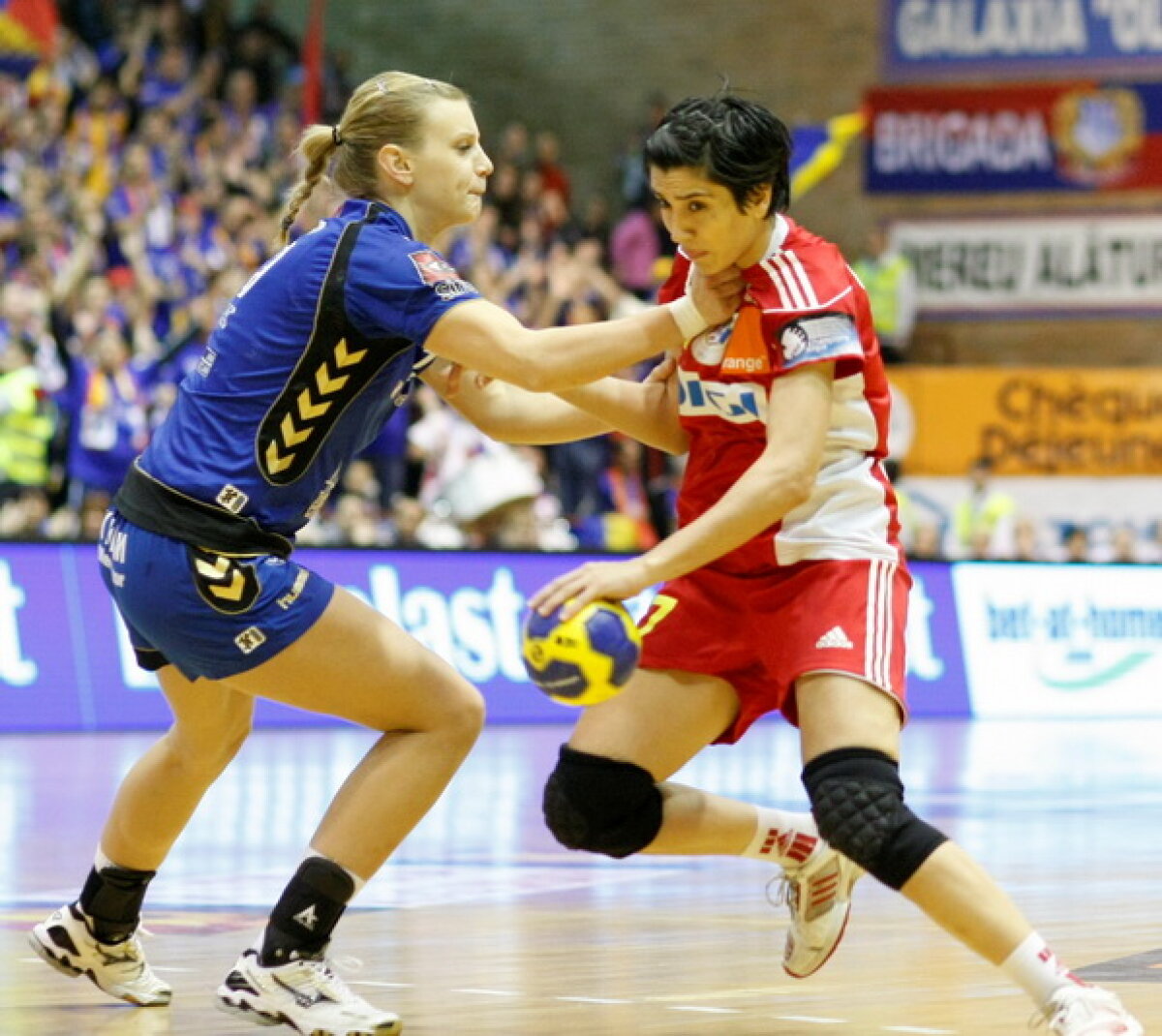 Încă trei meciuri pînă în semifinale pentru Oltchim!