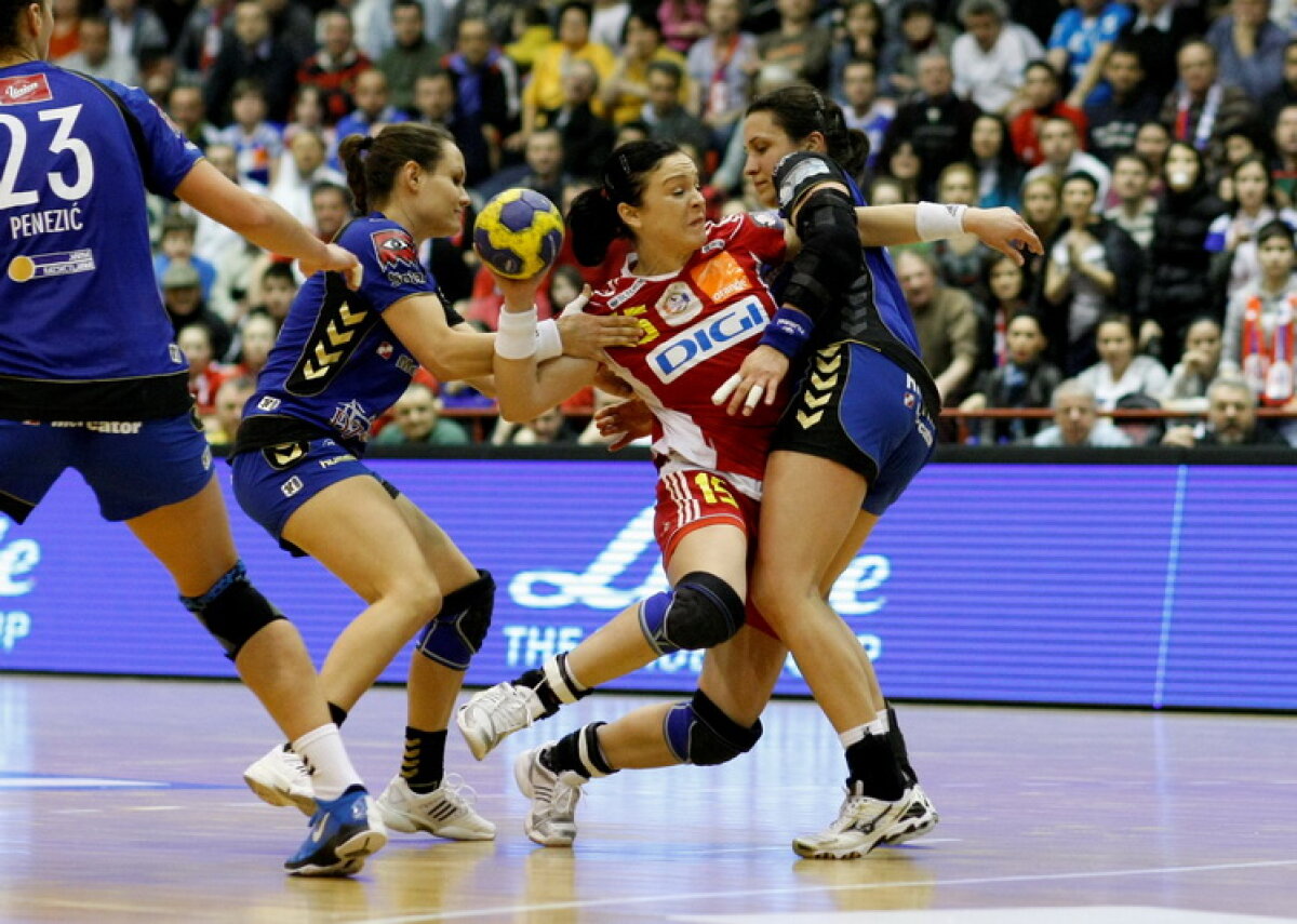 Încă trei meciuri pînă în semifinale pentru Oltchim!