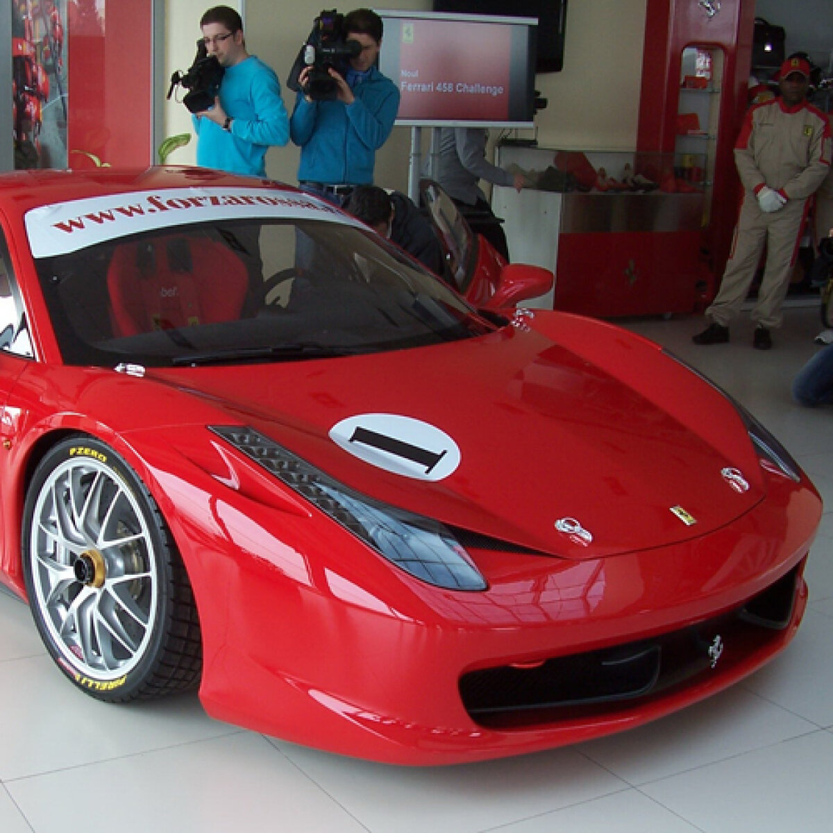 De-abia lansat, Ferrari F458 are deja trei clienţi români!