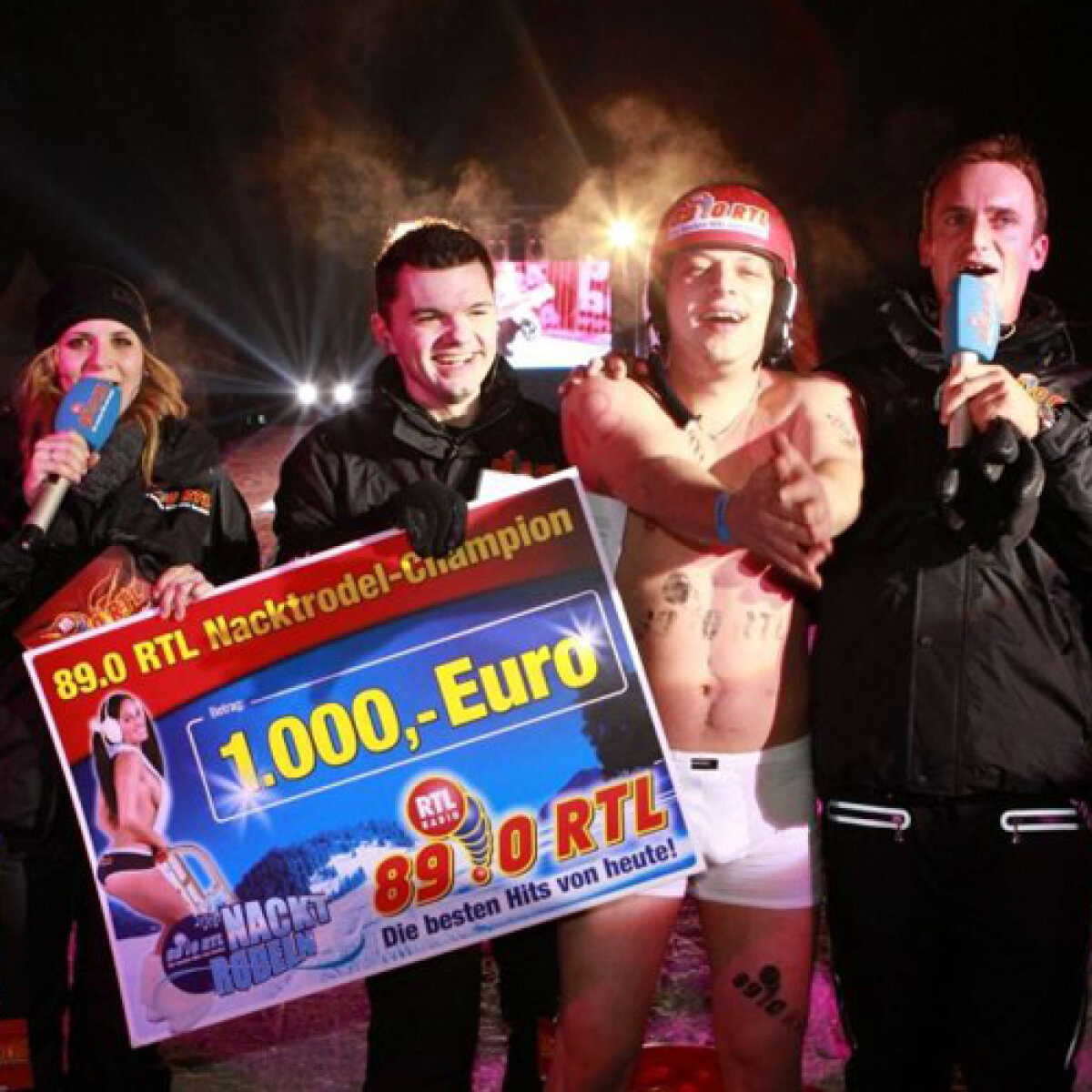 VIDEO! Goi, dar cu cască :)