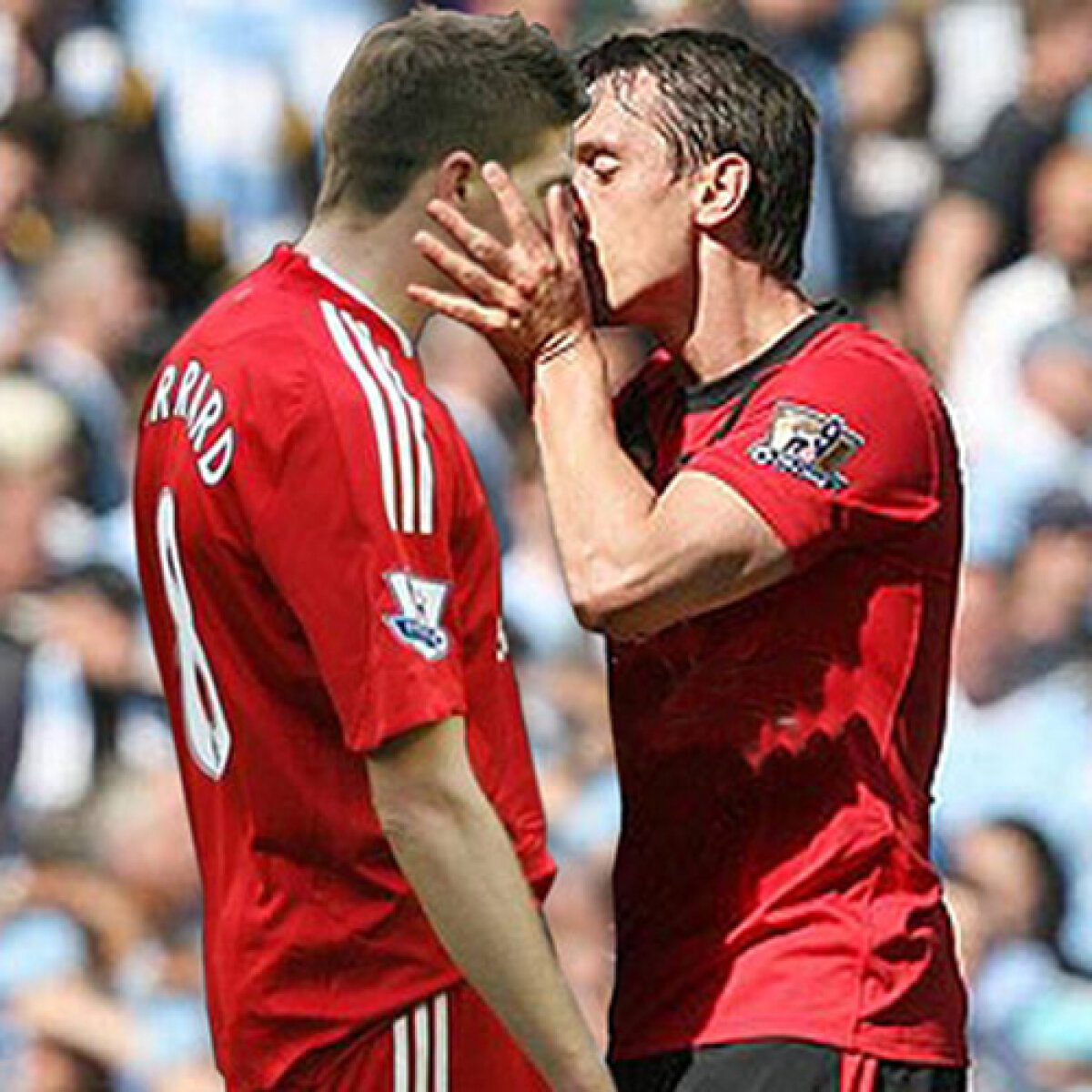 Fanii îl ironizează pe Neville: "Şi acum, Gary?"