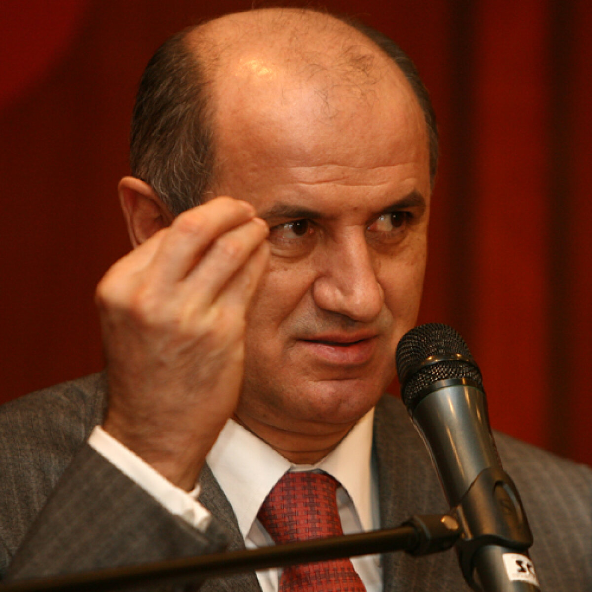 Patronul Rapidului a anunţat că noul obiectiv este cucerirea titlului » Mesaj pentru Şumi