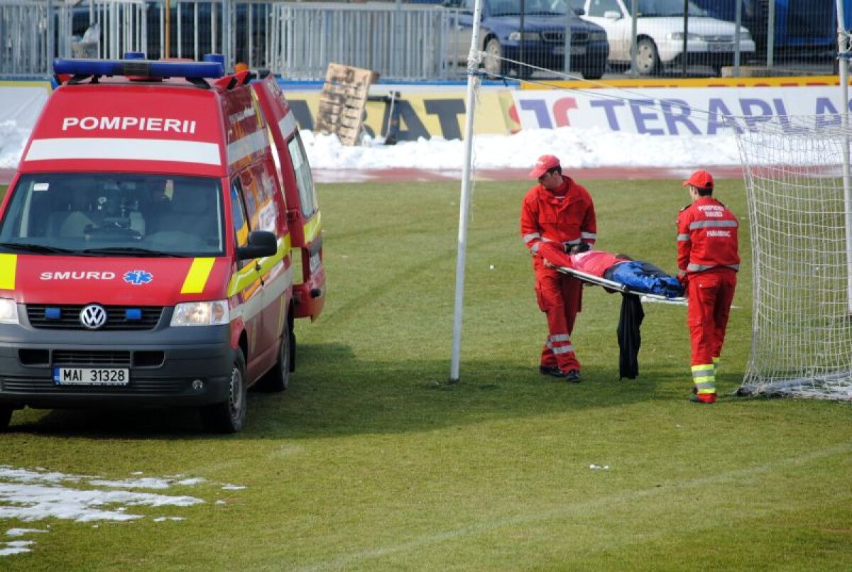 Un jucător aflat în probe la Bistriţa a suferit o accidentare cruntă: dublă fractură de tibie şi peroneu