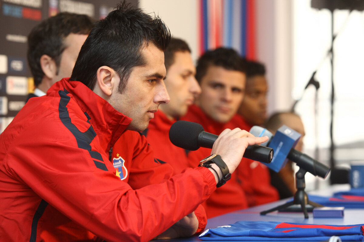 Mihai Stoica, Dică şi Maicon în conferinţă de presă