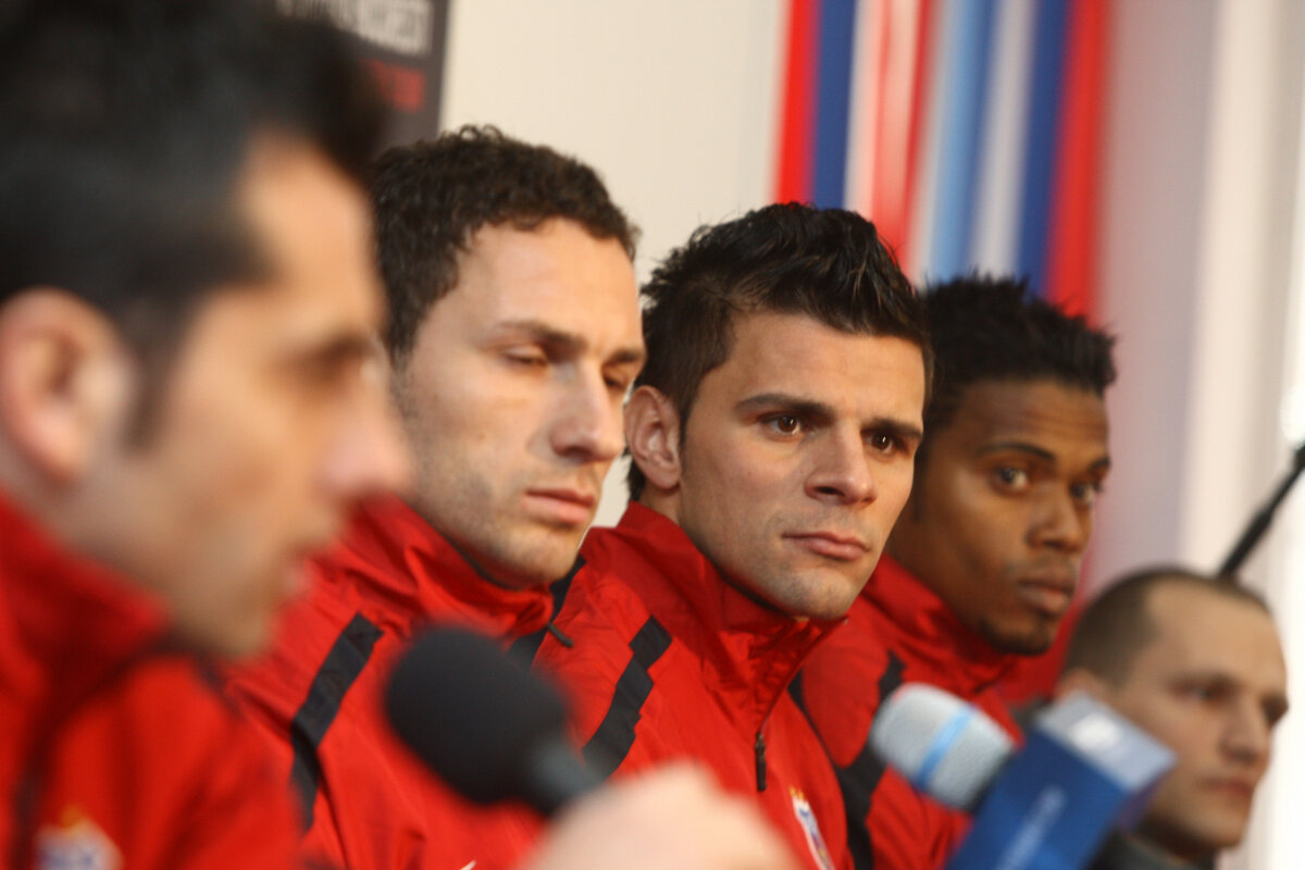 Mihai Stoica, Dică şi Maicon în conferinţă de presă