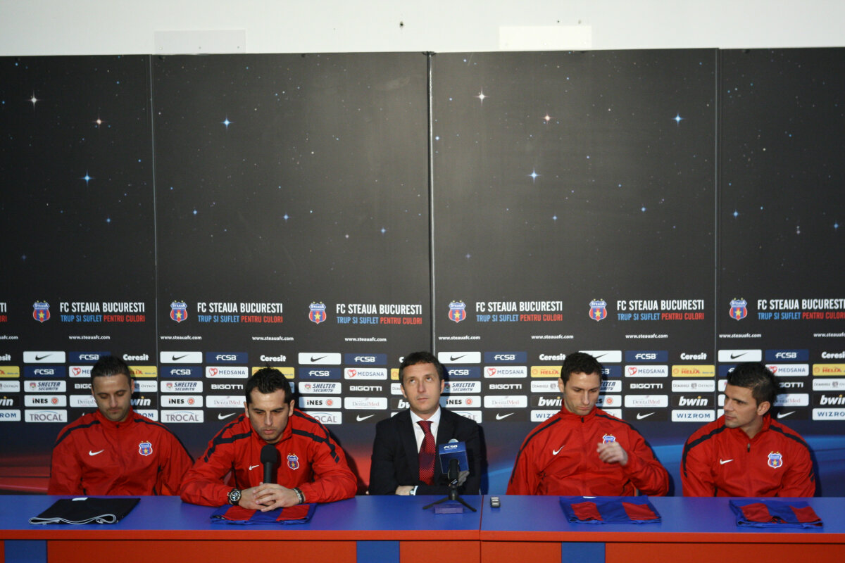 Mihai Stoica, Dică şi Maicon în conferinţă de presă