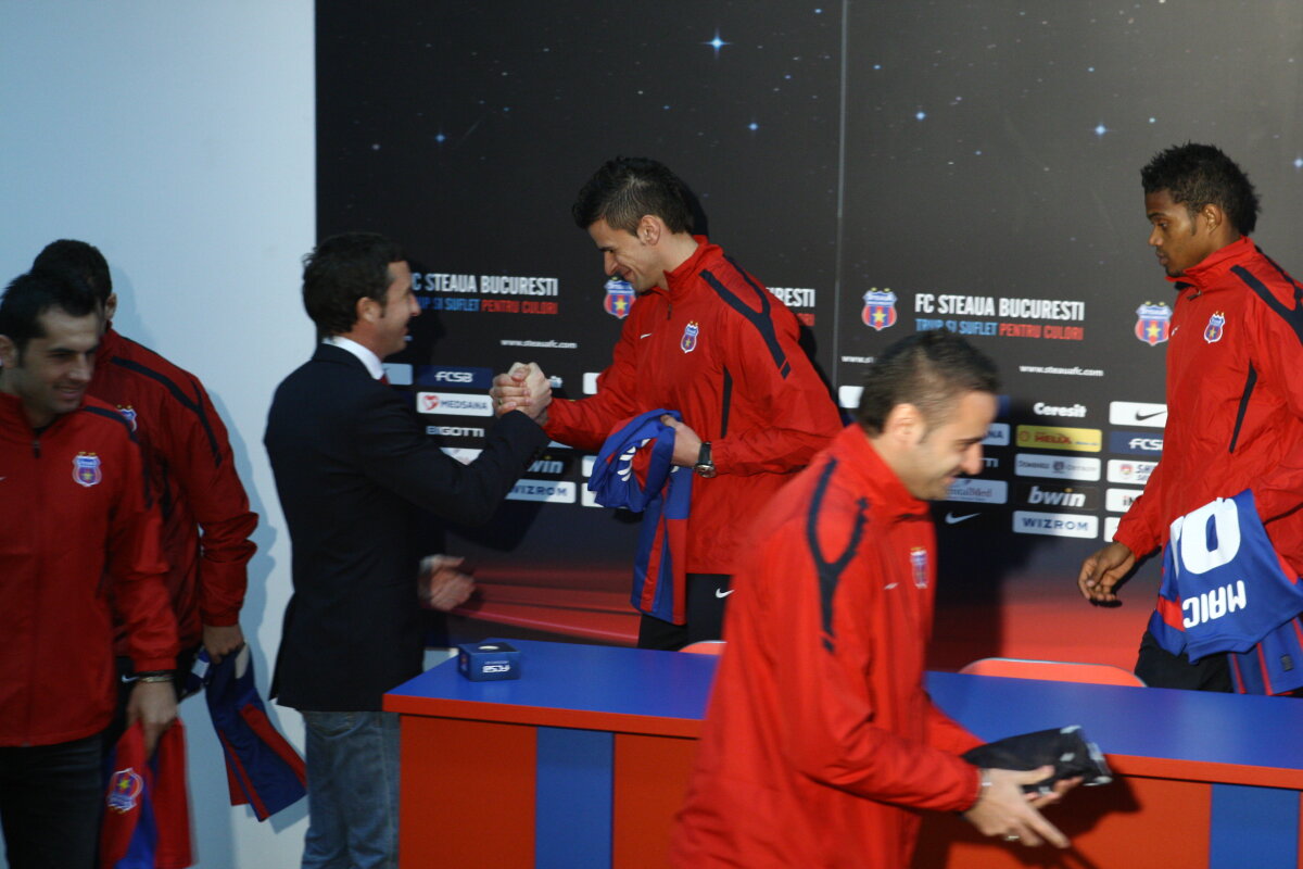 Mihai Stoica, Dică şi Maicon în conferinţă de presă