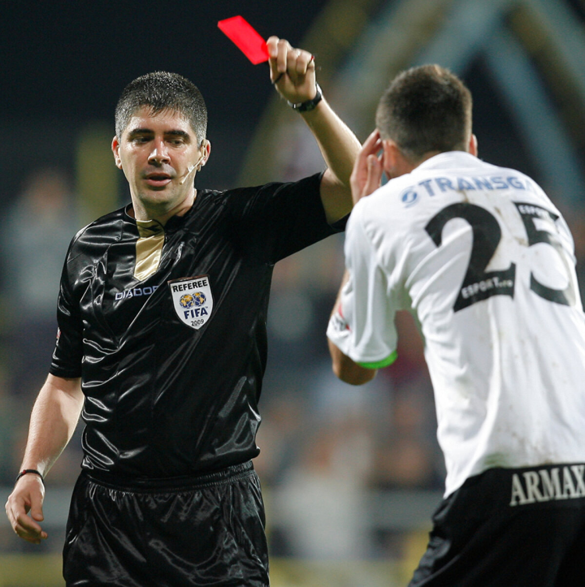 Aceştia sînt arbitrii care vor decide campioana!