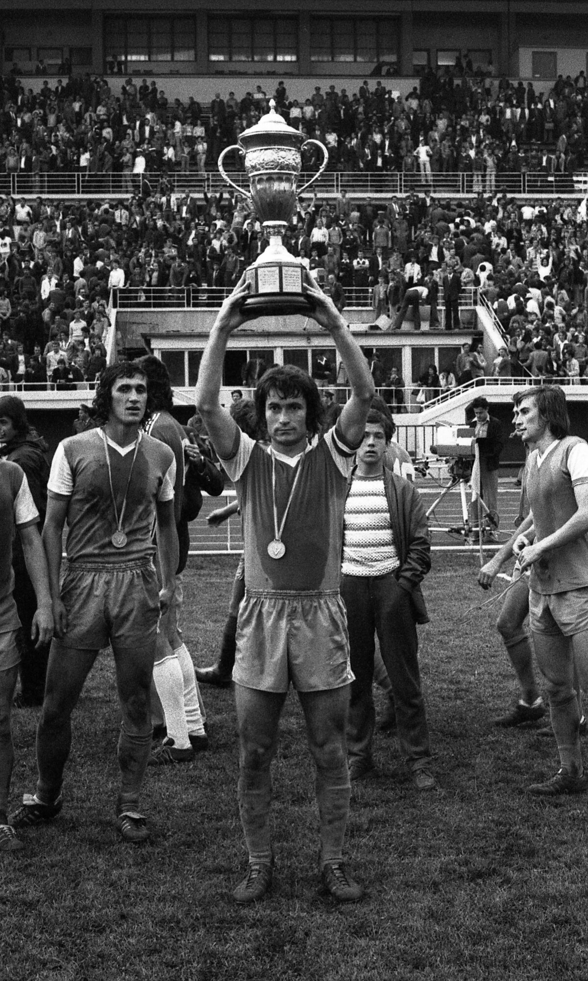 Costică Ştefănescu, simbolul Craiovei, cinci ani la Steaua!