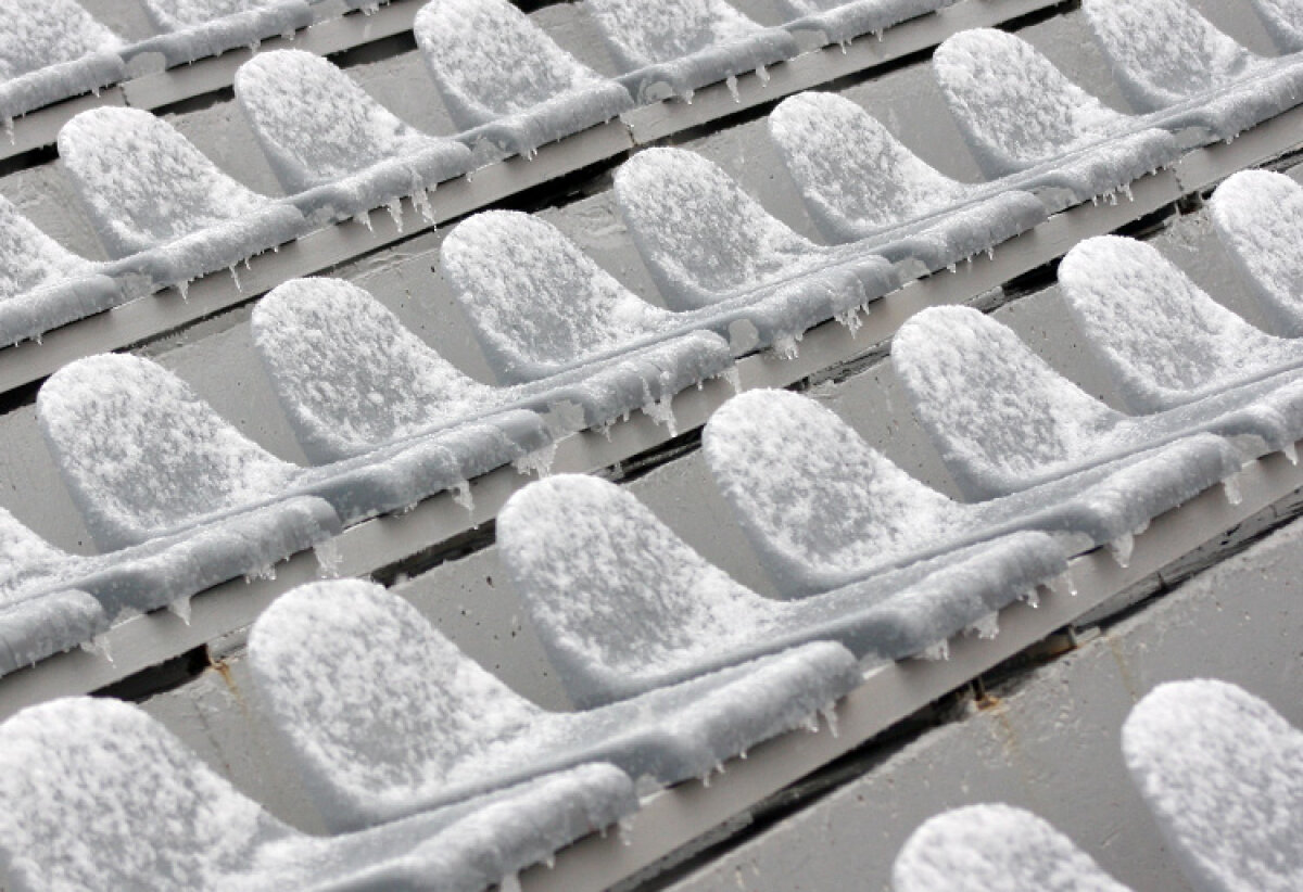 "Afară", meciurile se amînă iarna şi dacă spectatorii nu sînt în siguranţă