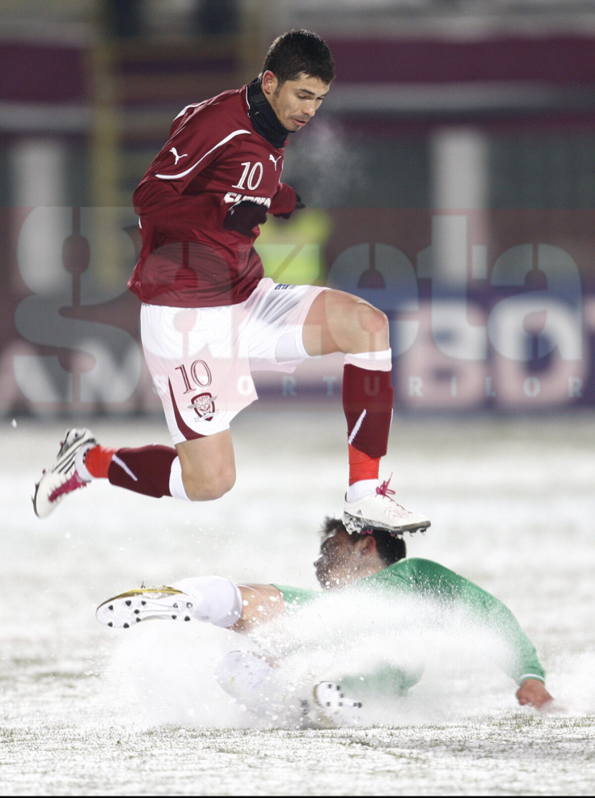 VIDEO » Rapidiştii au încălzit zăpada şi au învins Unirea