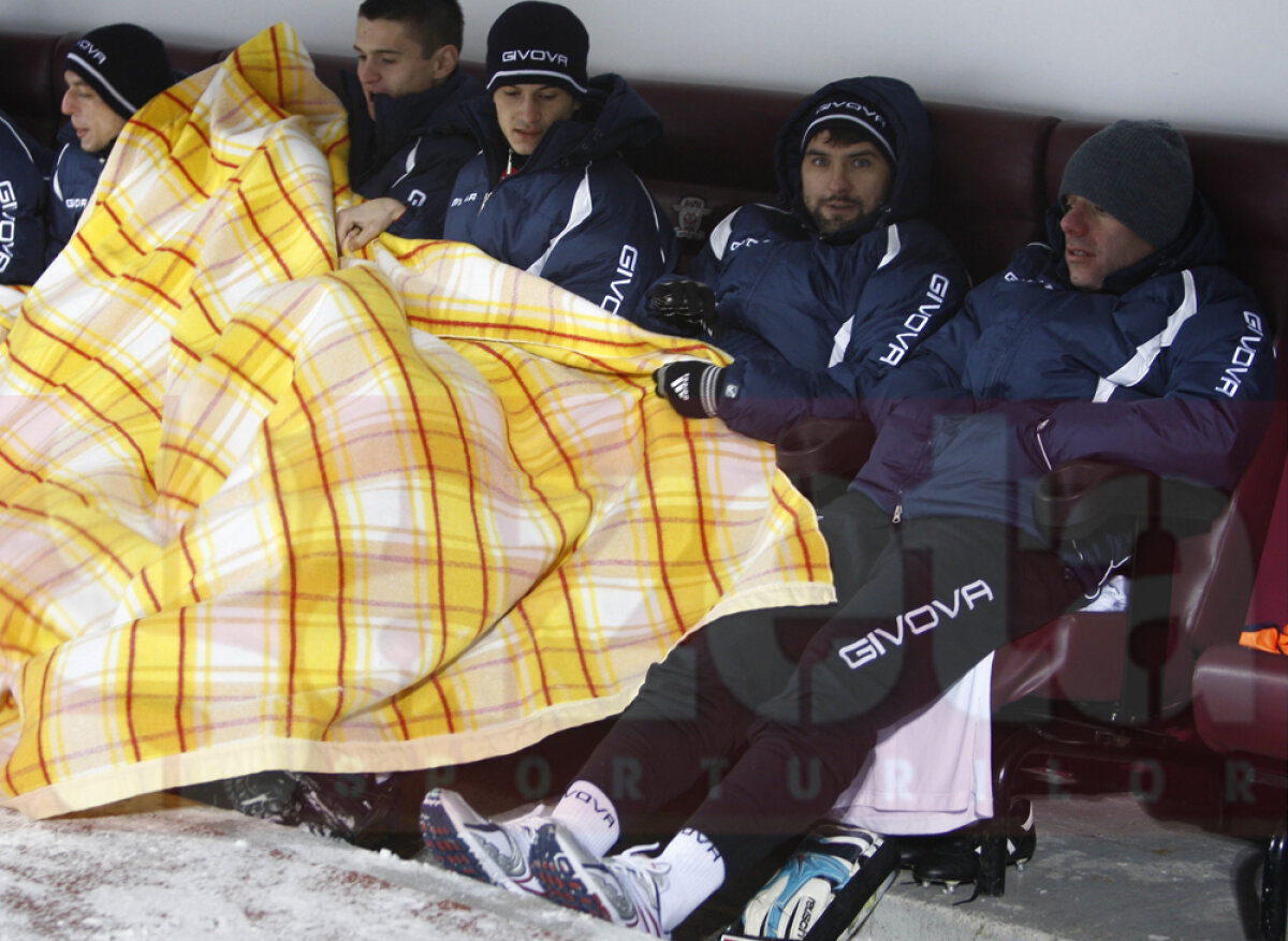 VIDEO » Rapidiştii au încălzit zăpada şi au învins Unirea