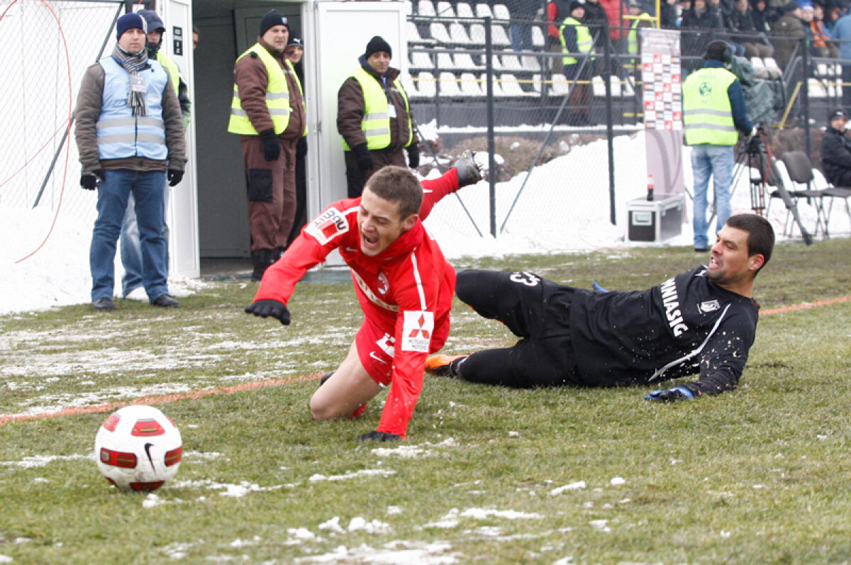 Sportul - Dinamo 0-1. Dobre a ajuns la spital după ce s-a lovit cap în cap cu Torje