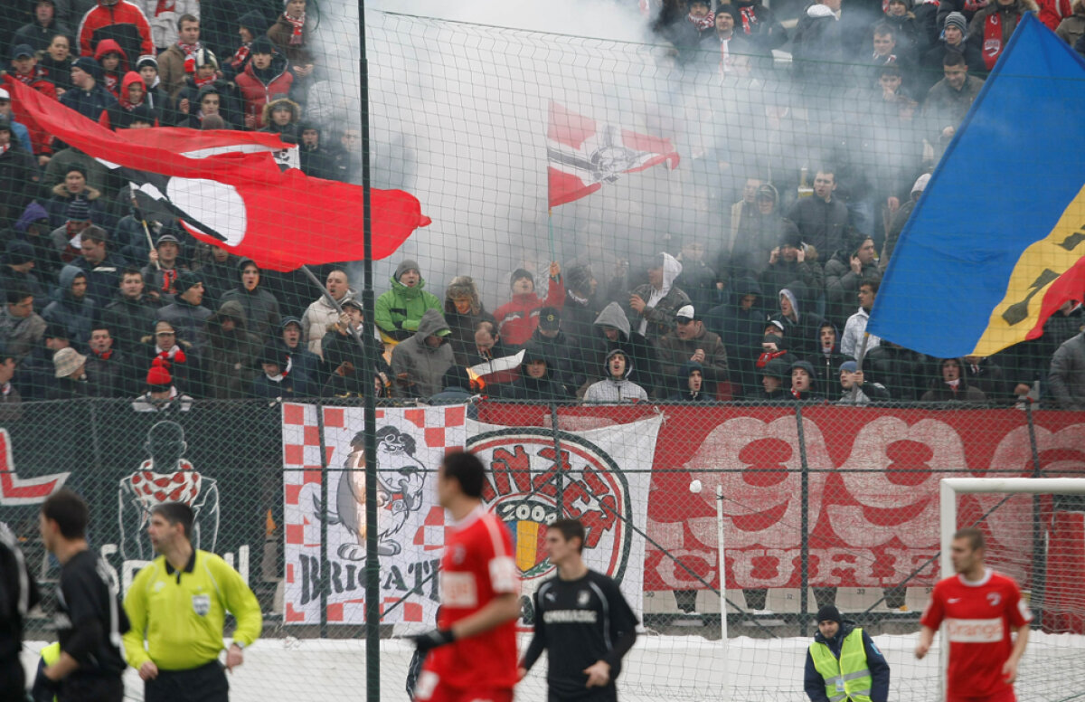 Cătălin Munteanu a adus trei puncte pentru "roş-albi" » Cîinii husky