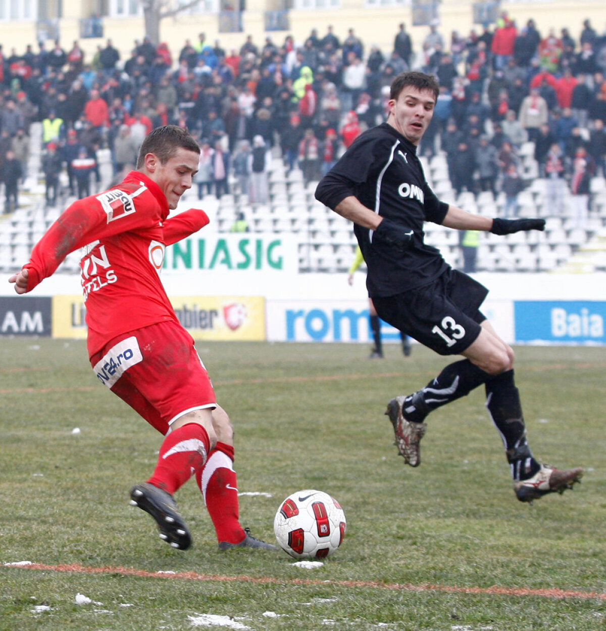 Cătălin Munteanu a adus trei puncte pentru "roş-albi" » Cîinii husky