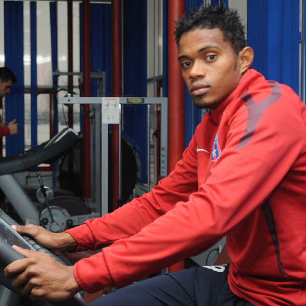 Lăcătuş vrea forţe proaspete în atac » Maicon debutează cu Braşovul