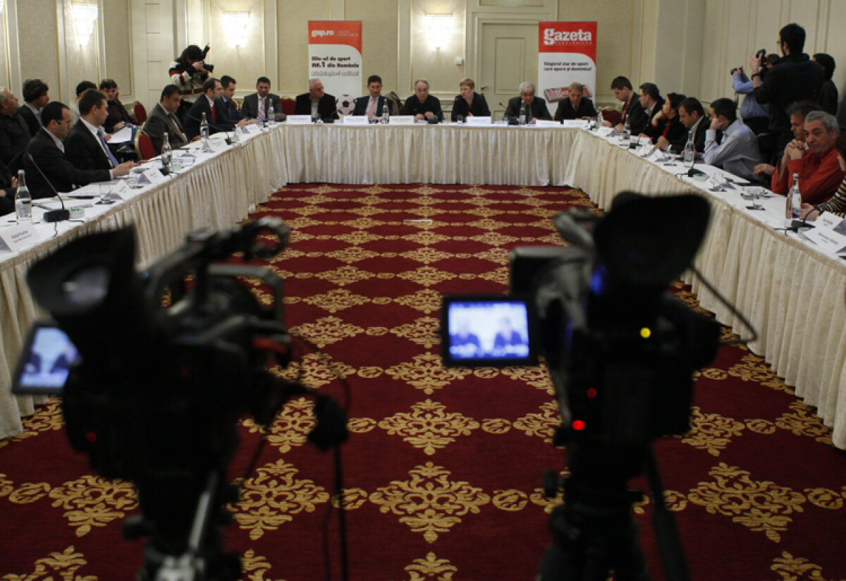 GALERIE FOTO » Dragomir: "30 de mii € e caietul de sarcini, 5 mii € taxa participare, 1 milion € garanţia"