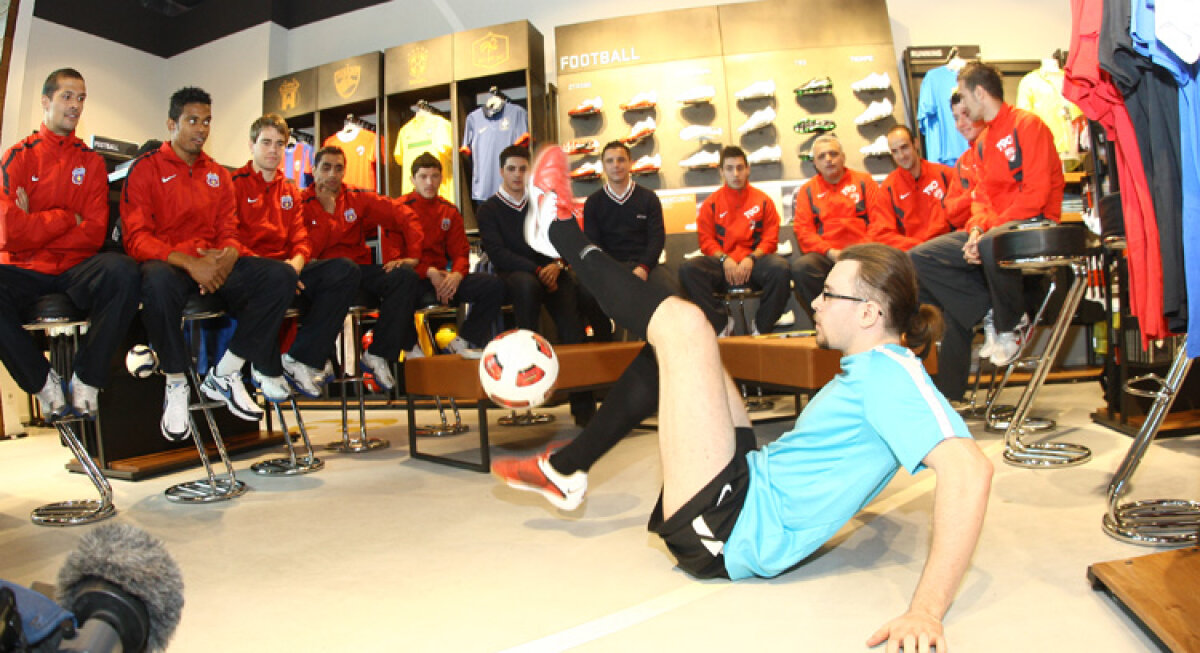 Steaua şi Dinamo la aceeaşi masă » "Aici sîntem cei mai buni prieteni, pe teren sîntem jucători profesionişti"