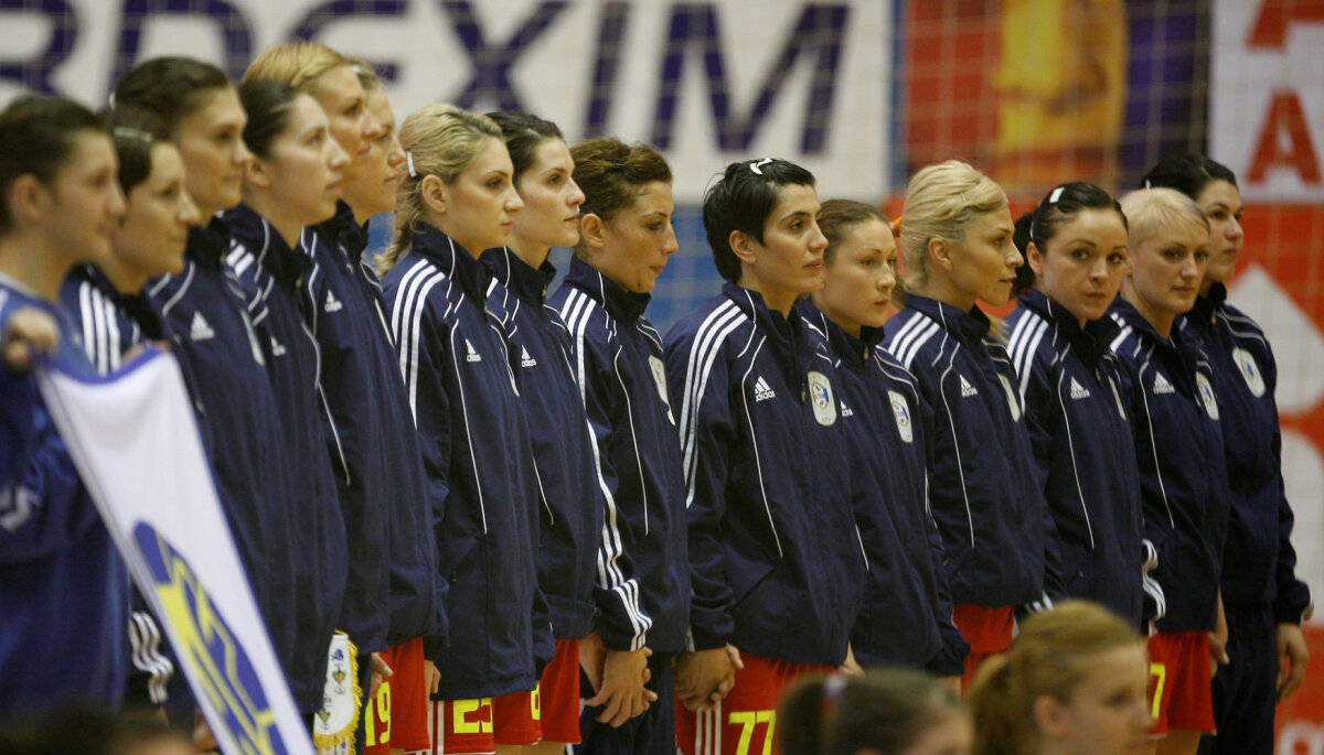 EXCLUSIV / Anja Andersen şi-a luat "la revedere" de la jucătoare. Unele handbaliste au plîns la despărţire