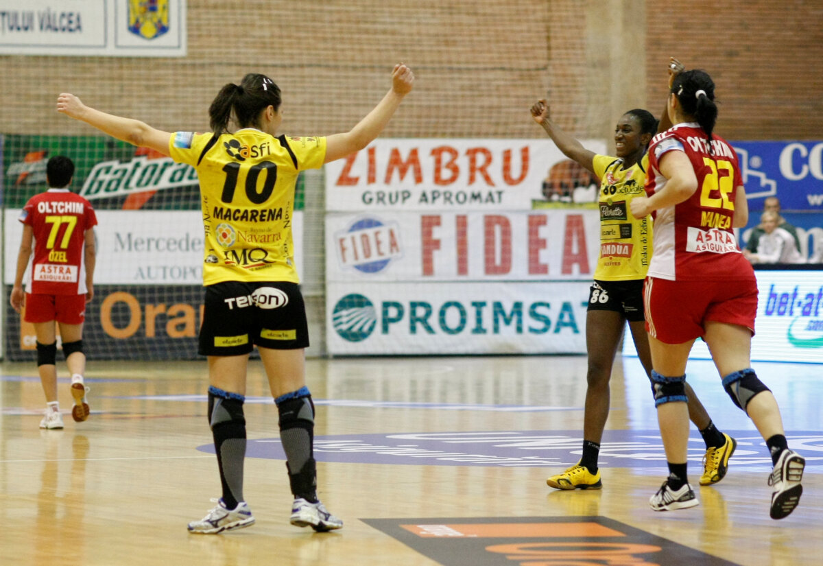 EXCLUSIV / Anja Andersen şi-a luat "la revedere" de la jucătoare. Unele handbaliste au plîns la despărţire