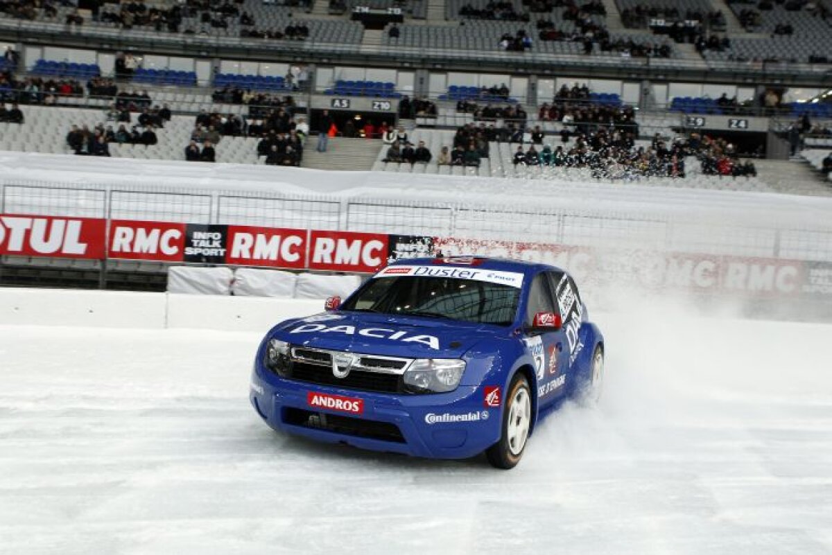 VIDEO / Alain Prost şi Dacia Duster au făcut spectacol pe Stade de France!