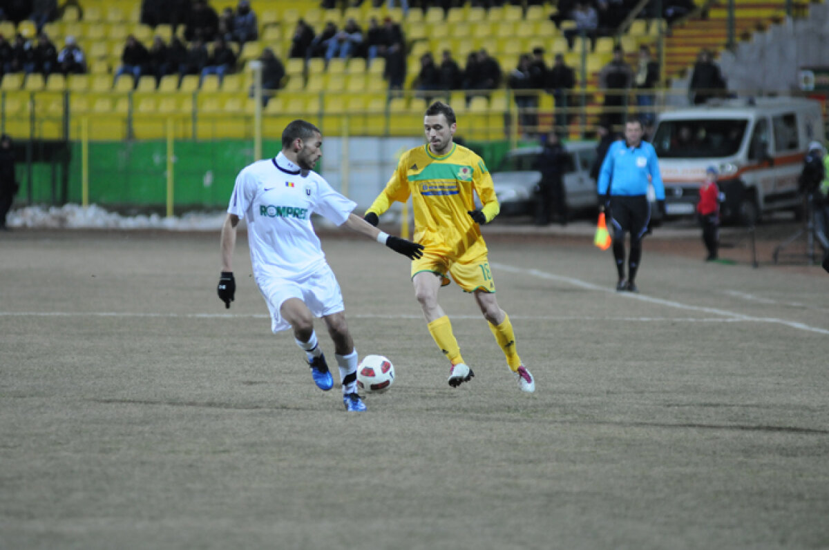 FOTO » FC Vaslui se menţine în lupta pentru titlu după victoria cu U Cluj, scor 2-0