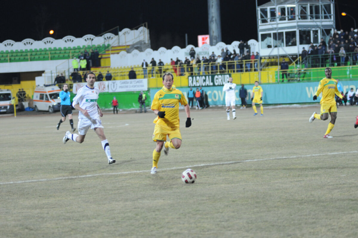 FOTO » FC Vaslui se menţine în lupta pentru titlu după victoria cu U Cluj, scor 2-0