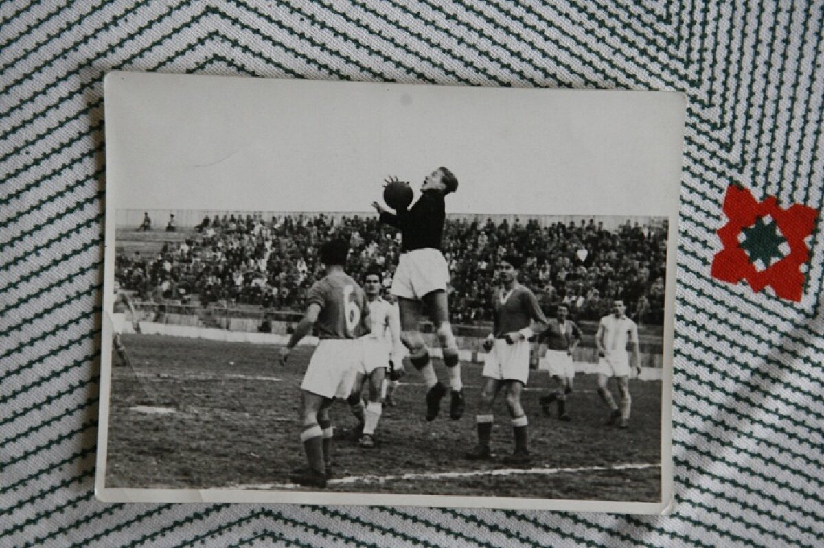 EXCLUSIV ONLINE » Poveste cu mănuşi: cum s-a schimbat meseria de portar