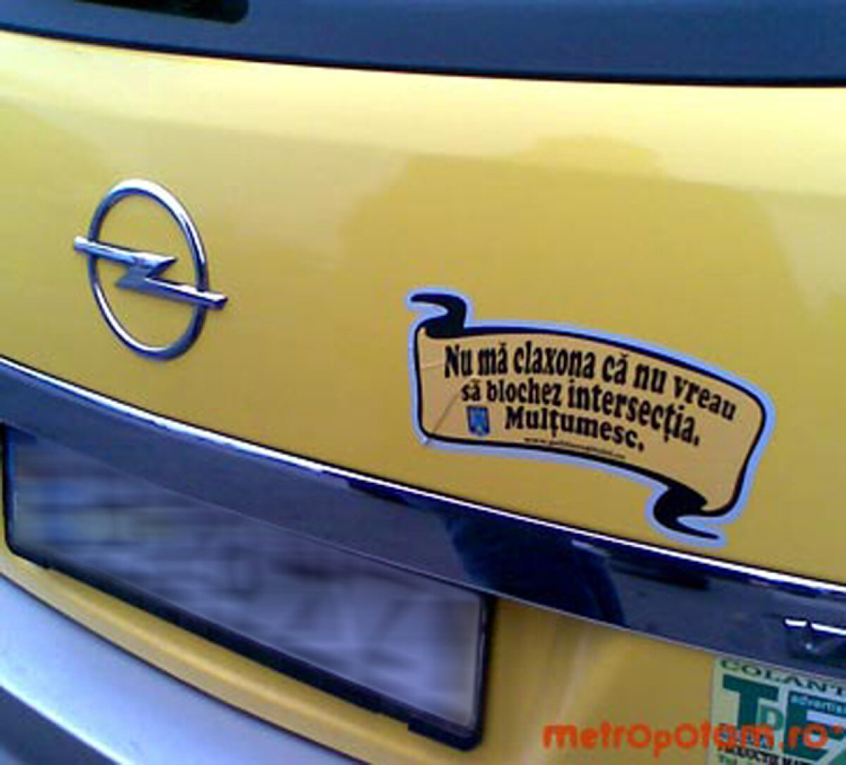 "Dacă mă claxonezi, îţi spun ce a zis Clarkson despre maşina ta"