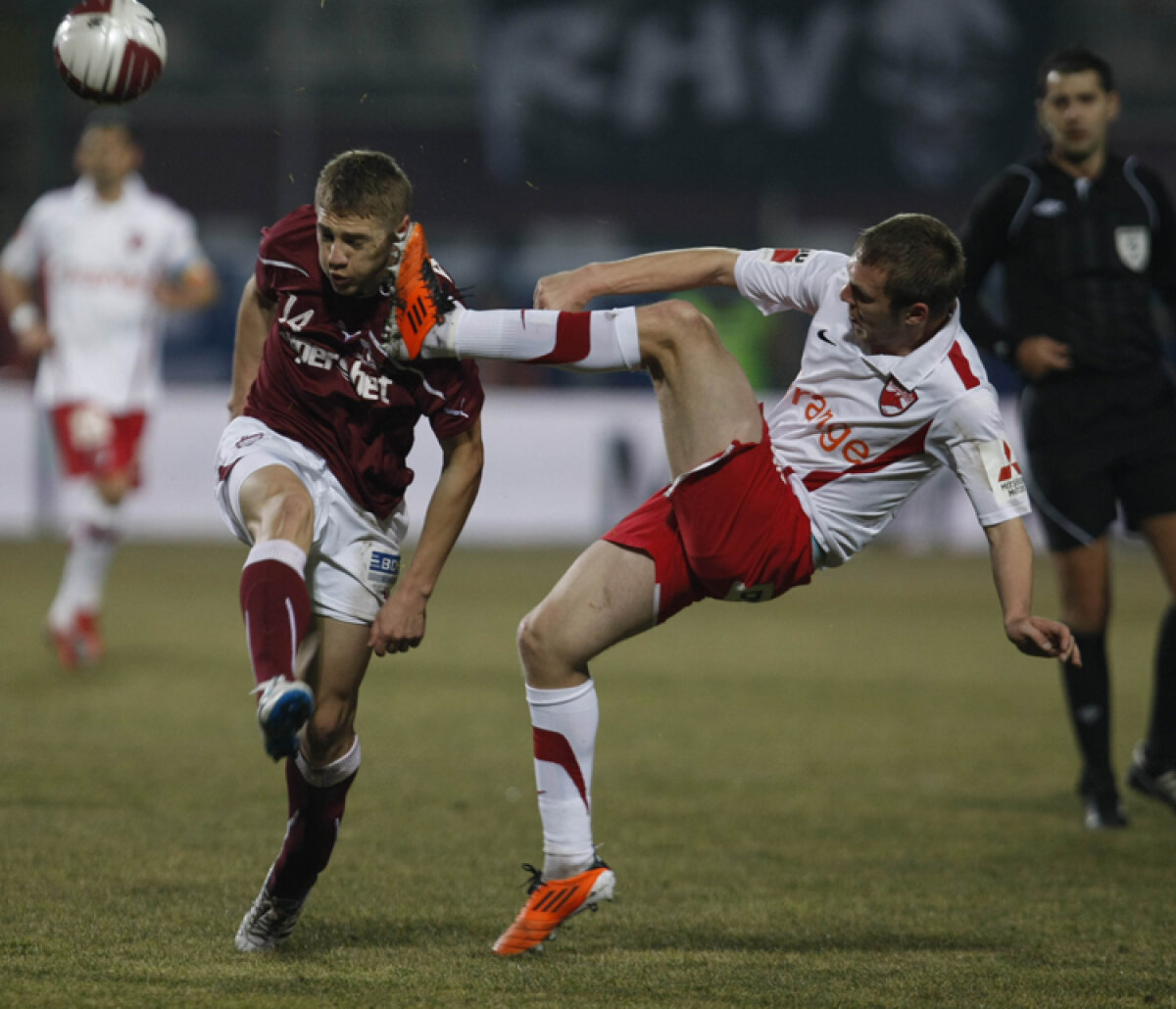 Rapidiştii şi dinamoviştii s-au resemnat după egalul din Giuleşti: "Ne batem la locul doi!"