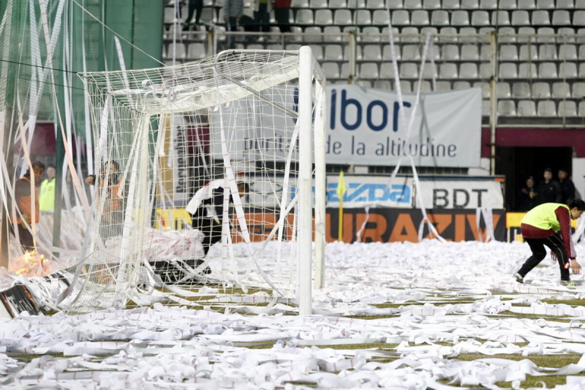 Coregrafie sud-americană cu sute de role de hîrtie înaintea derby-ului Rapid-Dinamo!