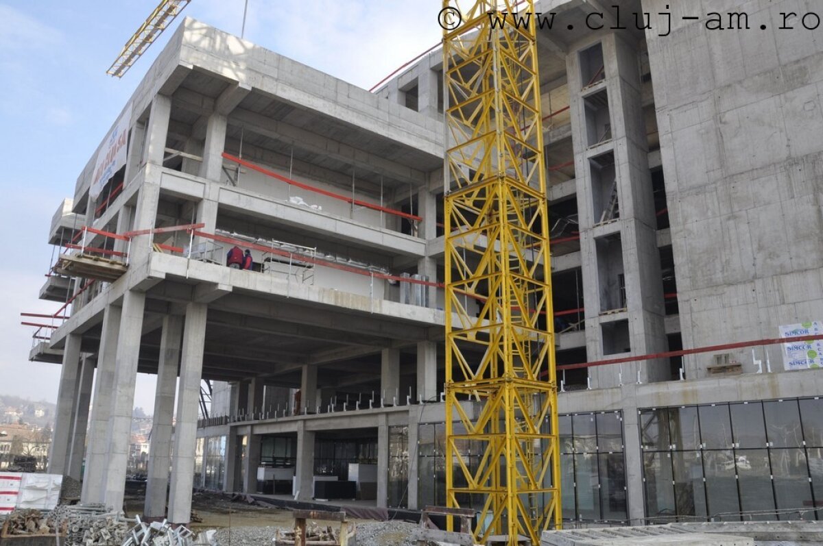 FOTO // Întrecerea dintre Ardeal şi Capitală » La noul stadion din Cluj se montează deja acoperişul
