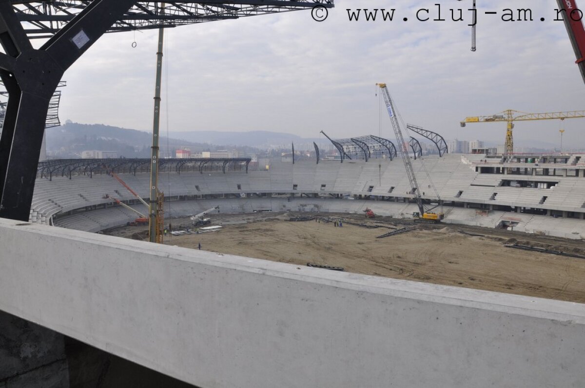 FOTO // Întrecerea dintre Ardeal şi Capitală » La noul stadion din Cluj se montează deja acoperişul