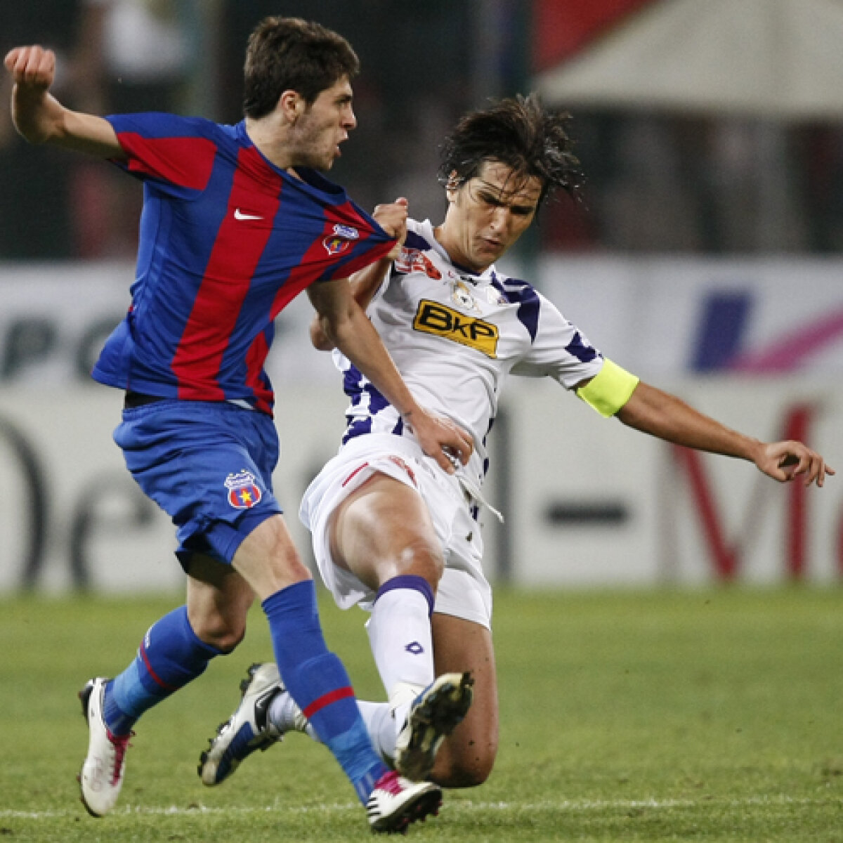 De sîmbătă, de la jocul cu Vaslui, începe o lună în care Steaua îşi joacă tot sezonul » 35 de zile teribile