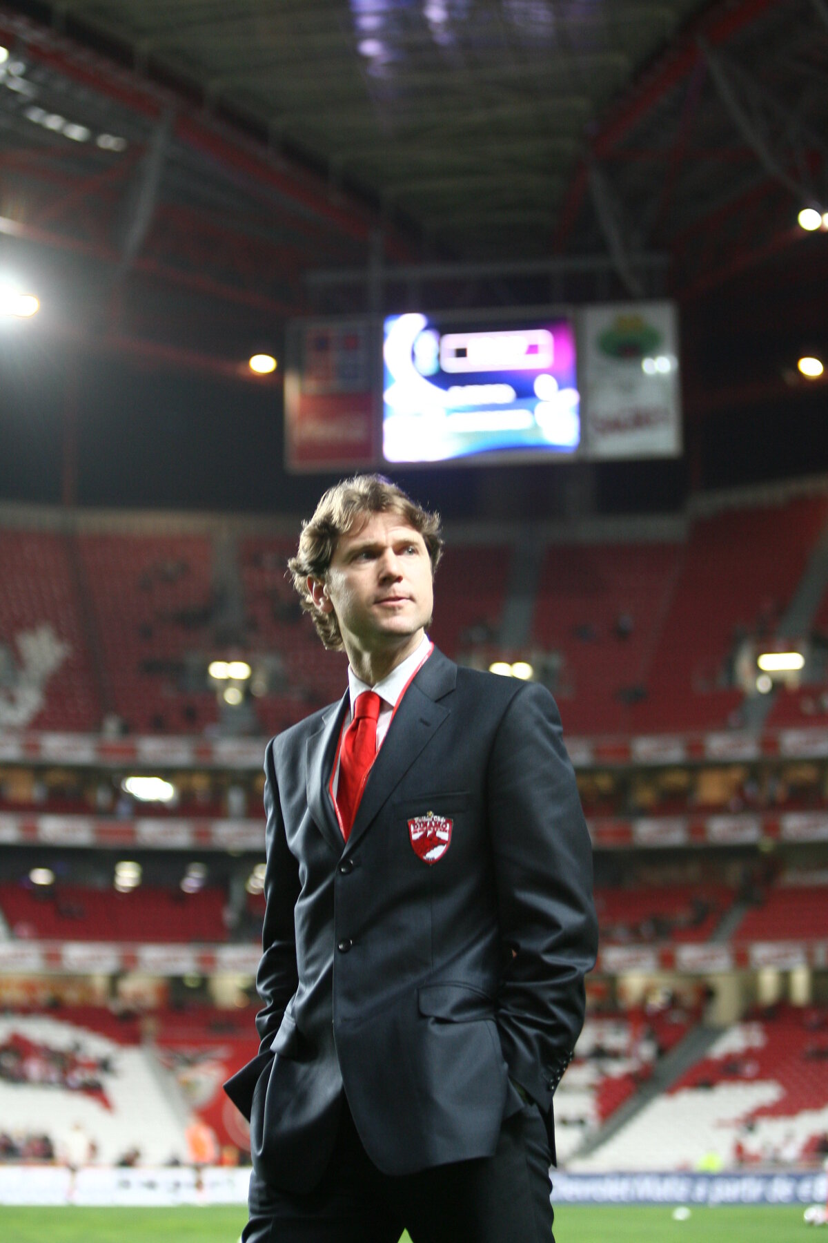 "Să ne trăieşti, Radule!", i-au transmis dinamoviştii azi lui Răducioiu, care face 41 de ani