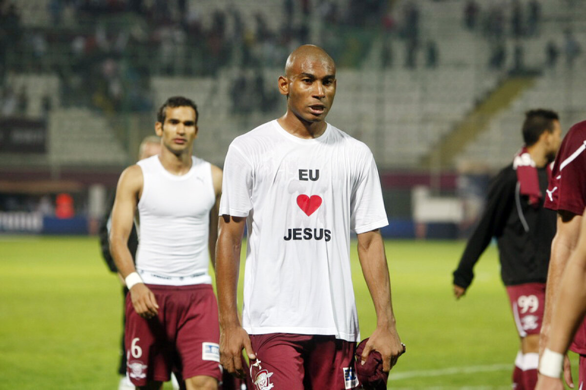 După ce a învins cancerul, Marcos Antonio este supranumit "Preotul din Giuleşti" de către Copos!