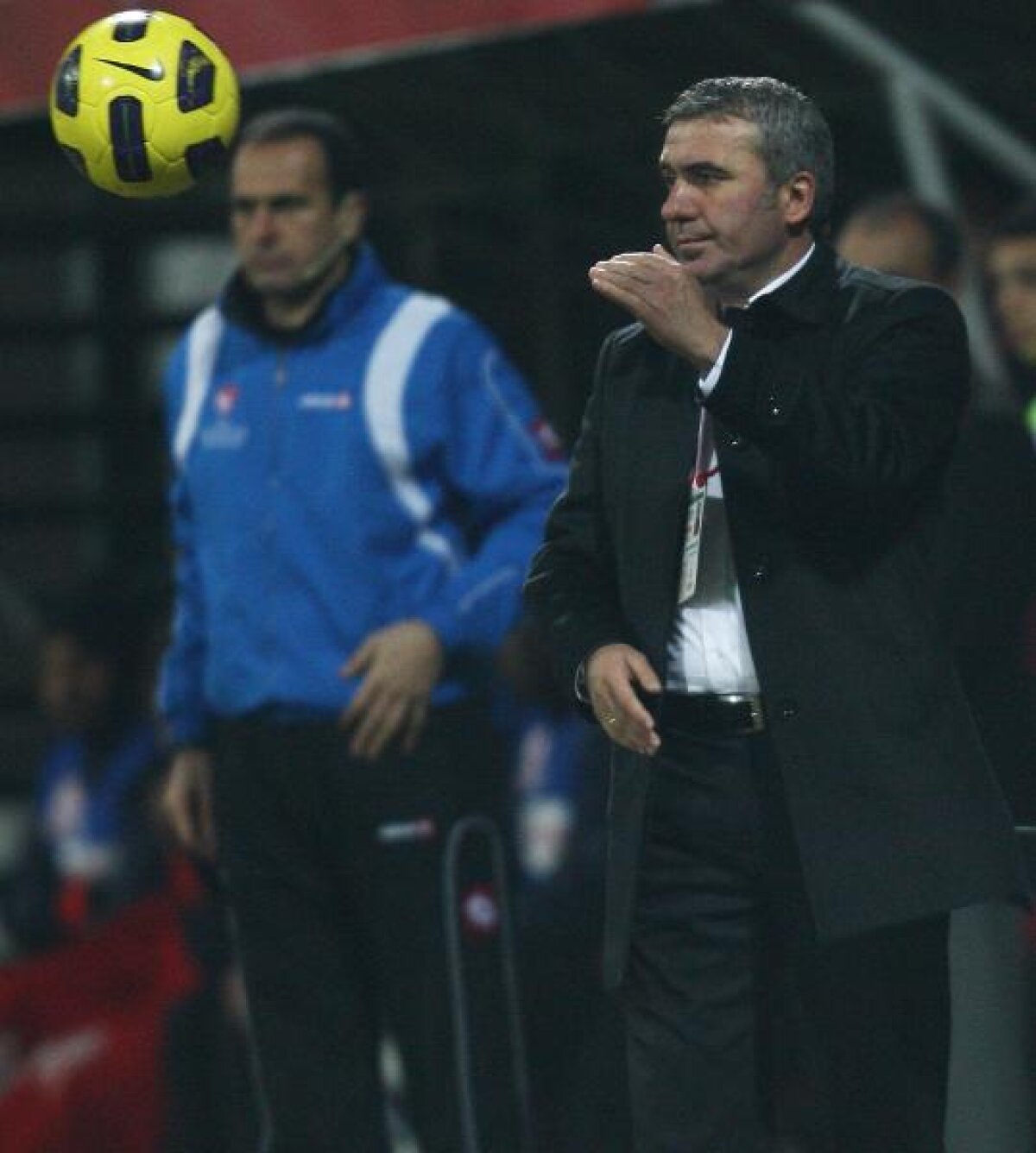 VIDEO » Rege la ghilotină