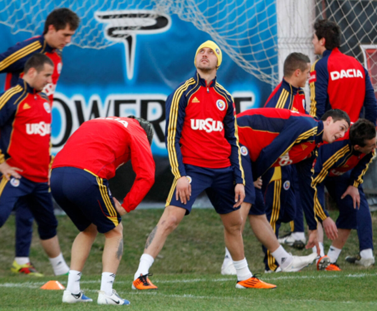 Mutu şi Lucescu s-au întîlnit ieri pentru prima dată după scandalul de la Belgrad » Restart pentru calificare