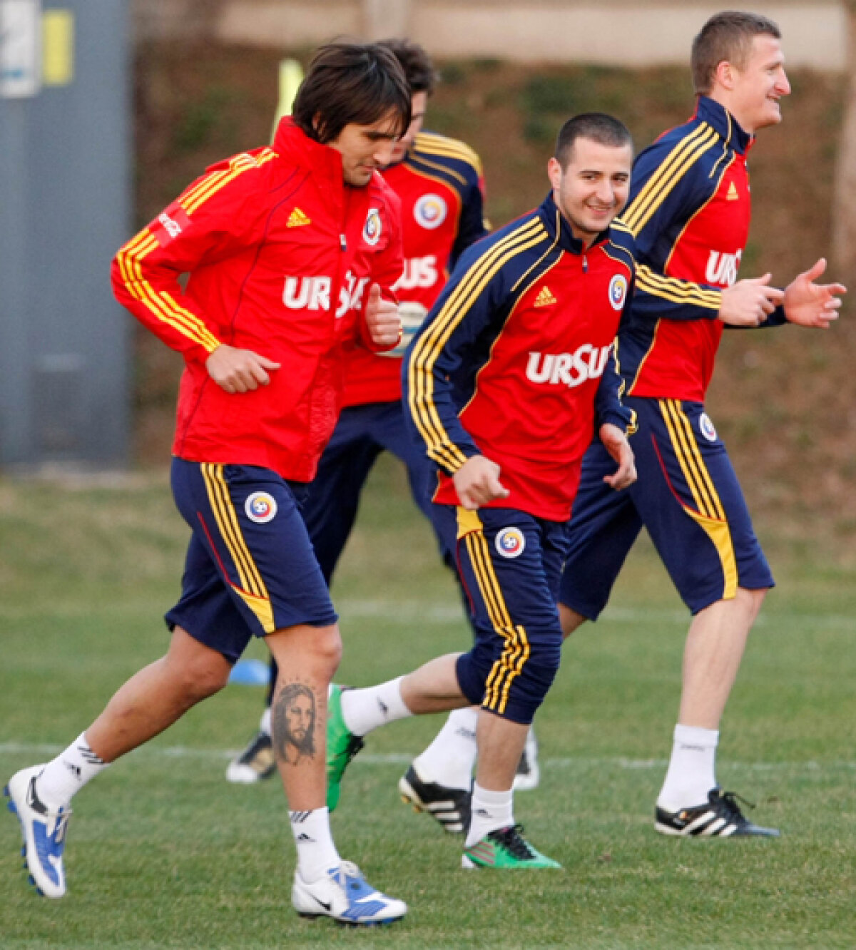 Mutu şi Lucescu s-au întîlnit ieri pentru prima dată după scandalul de la Belgrad » Restart pentru calificare