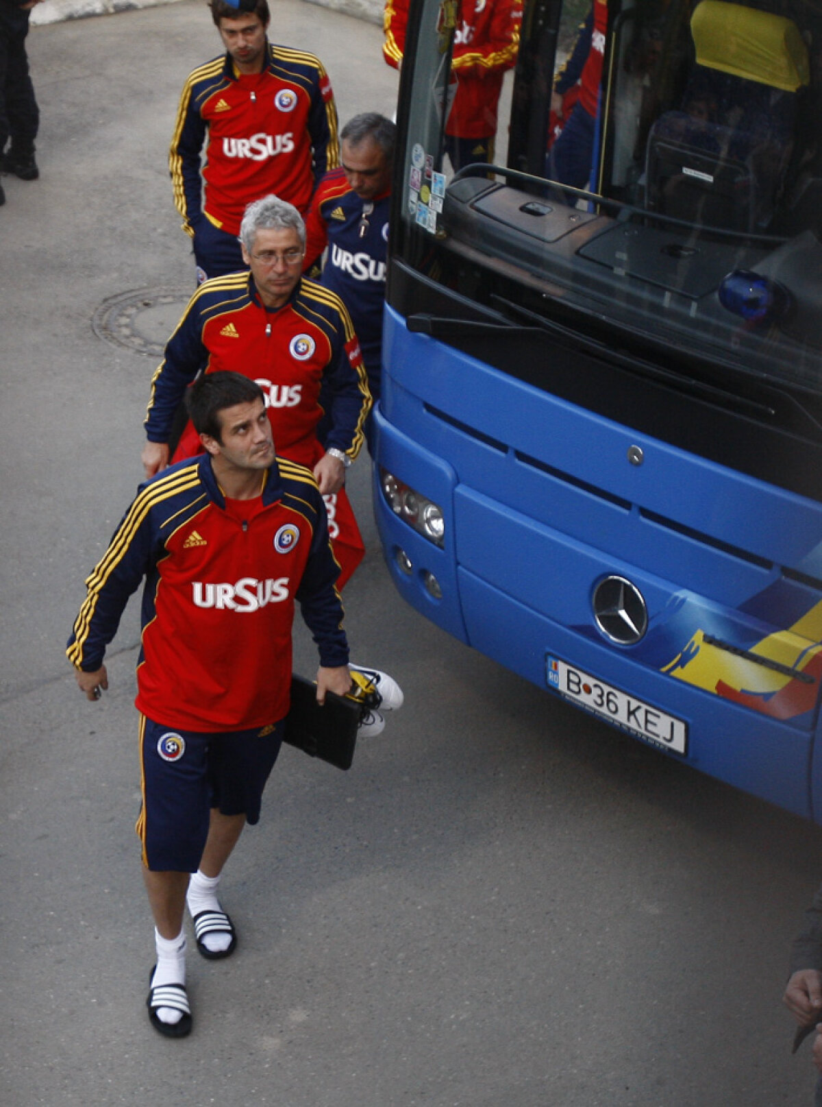 VIDEO / Chivu şi Săpunaru au părăsit antrenamentul naţionalei, dar nu e nimic grav!