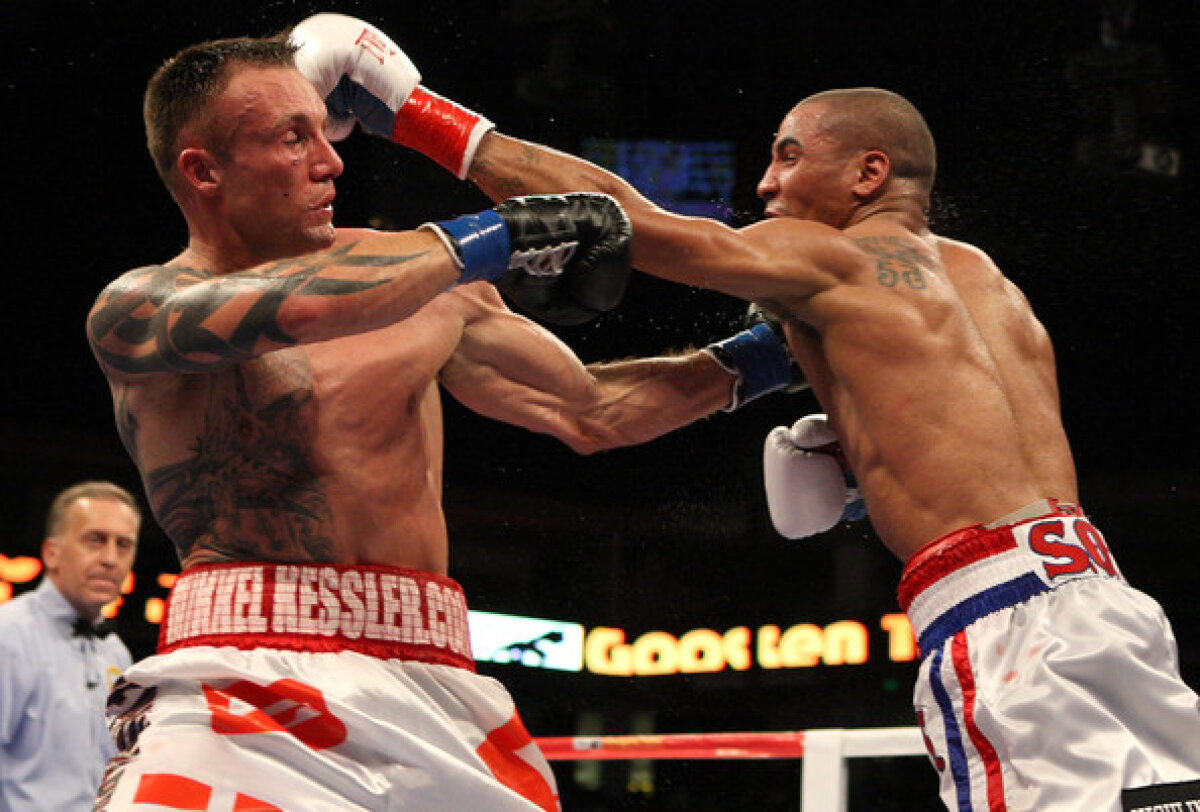 Fanii americani îl vor pe Ward în ring cu Bute! Tu pe cine vrei?